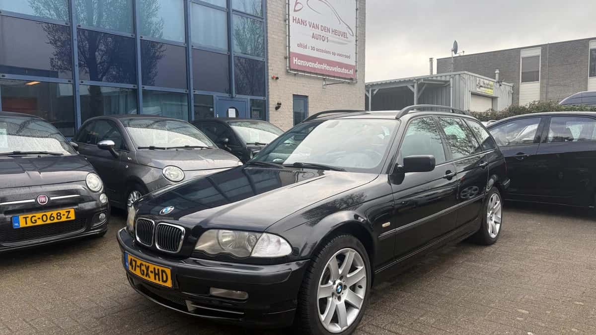 BMW 330xi — foto 1