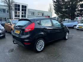 Ford Fiesta (2009) thumbnail 5