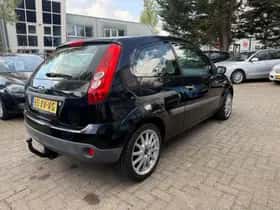 Ford Fiesta (2007) thumbnail 4