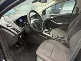 Ford Focus thumbnail 9