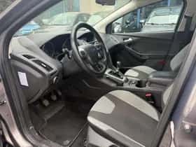 Ford Focus thumbnail 9