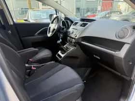 Mazda 5 thumbnail 16
