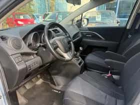 Mazda 5 thumbnail 9