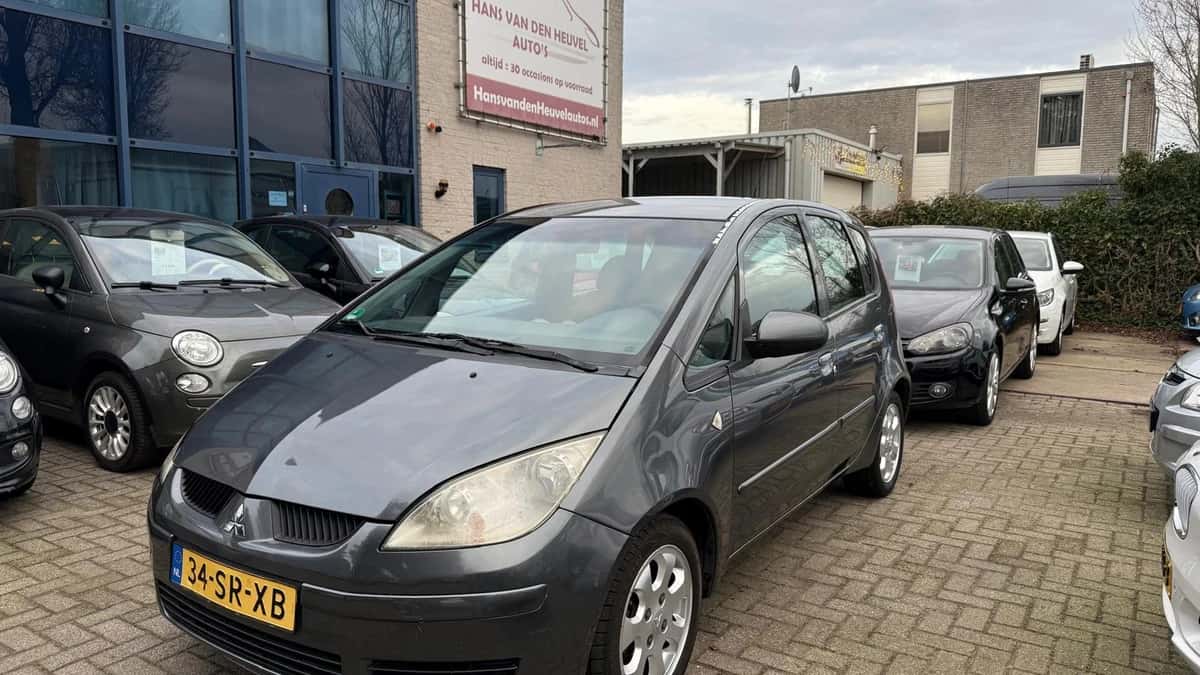 Mitsubishi Colt — foto 1