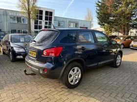 Nissan Qashqai (2009) thumbnail 5