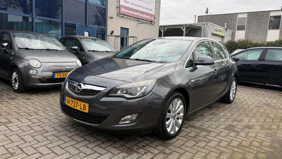 Opel Astra — foto 1