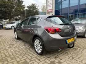 Opel Astra thumbnail 3