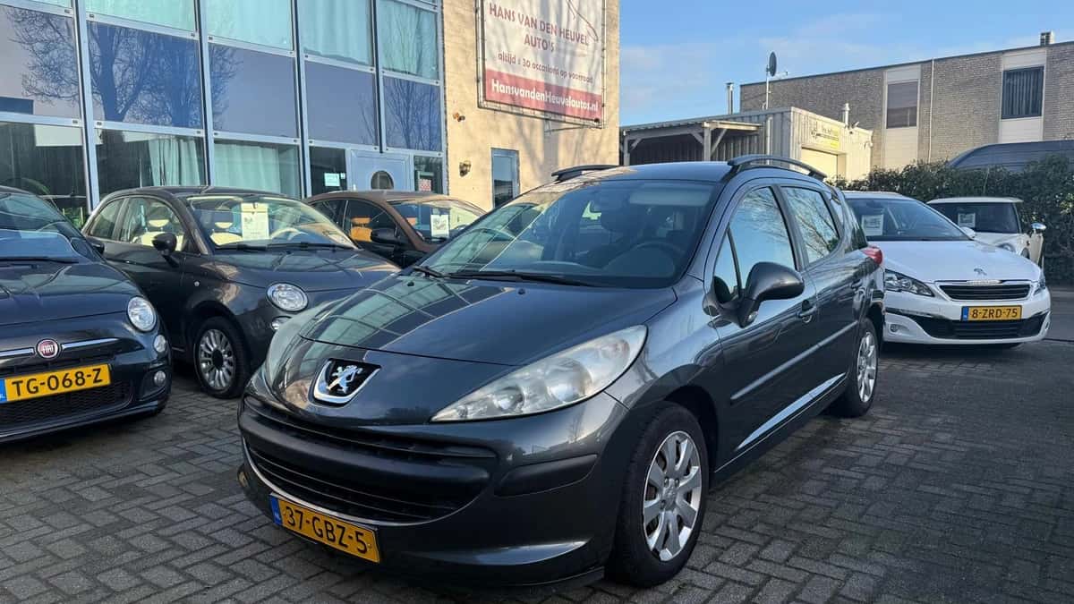 Peugeot 207 — foto 1