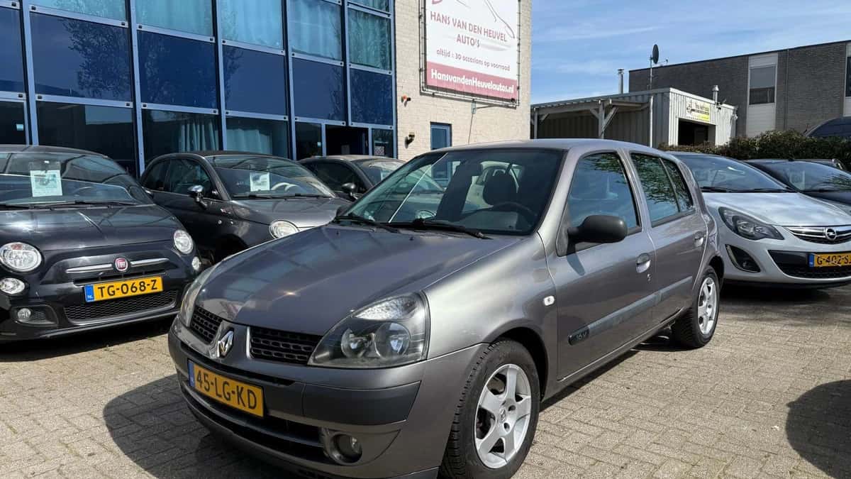 Renault Clio — foto 1