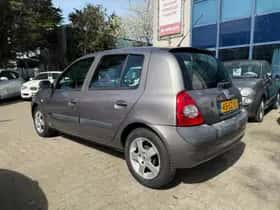 Renault Clio thumbnail 3