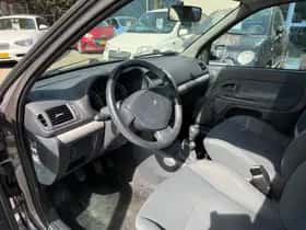 Renault Clio thumbnail 9