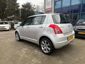 Suzuki Swift thumbnail 3