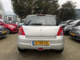 Suzuki Swift thumbnail 4
