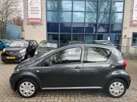 Toyota Aygo thumbnail 2