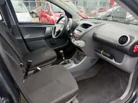 Toyota Aygo thumbnail 14