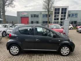 Toyota Aygo thumbnail 6