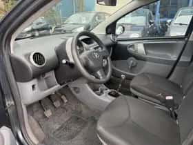 Toyota Aygo thumbnail 9