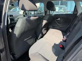 Volkswagen Polo (2010) thumbnail 11