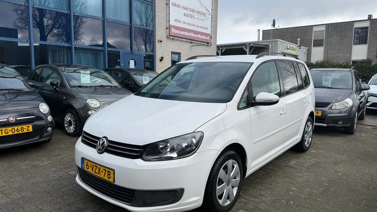 Volkswagen Touran — foto 1