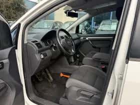 Volkswagen Touran thumbnail 9