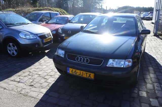 Audi A3 (1997) thumbnail 3