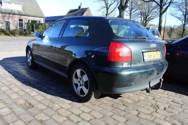 Audi A3 (1997) thumbnail 5