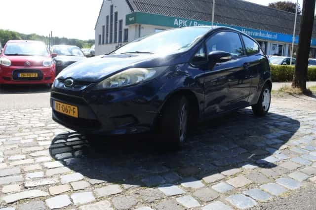 Ford Fiesta (2008) thumbnail 2