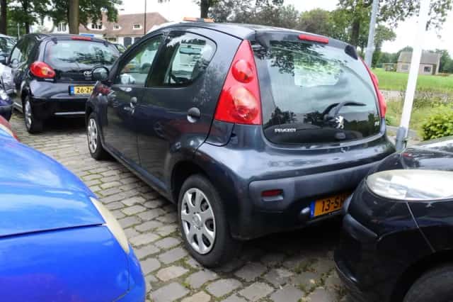 Peugeot 107 (2011) thumbnail 3