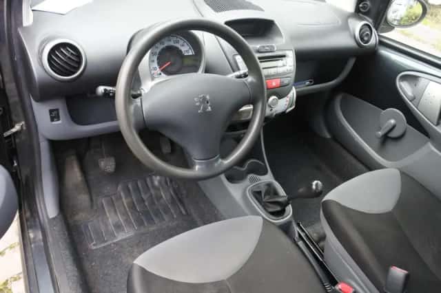Peugeot 107 (2011) thumbnail 5