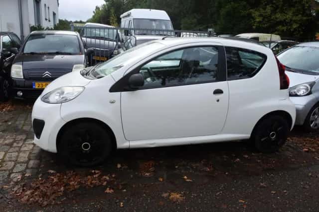 Peugeot 107 (2013) thumbnail 3