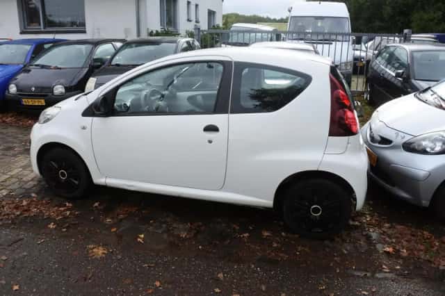 Peugeot 107 (2013) thumbnail 4