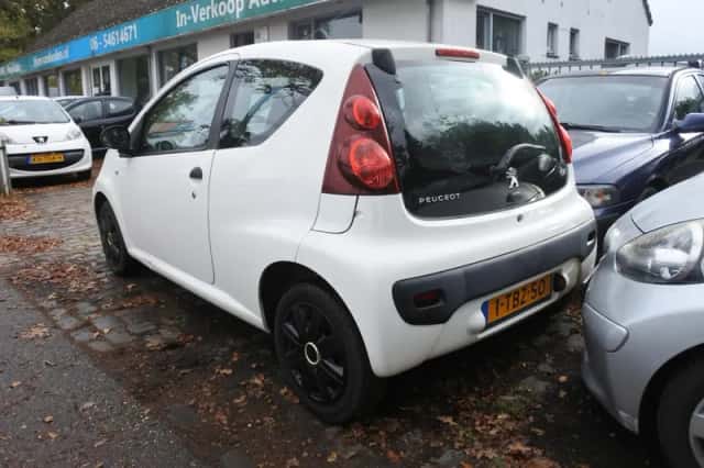Peugeot 107 (2013) thumbnail 5