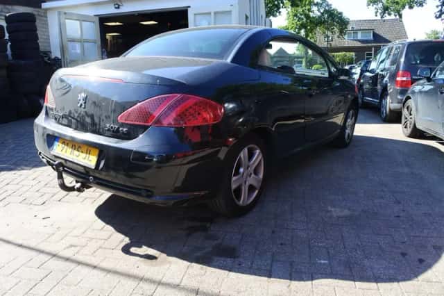 Peugeot 307 CC (2005) thumbnail 4