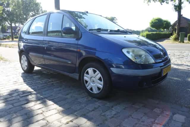 Renault Scénic (2001) thumbnail 2