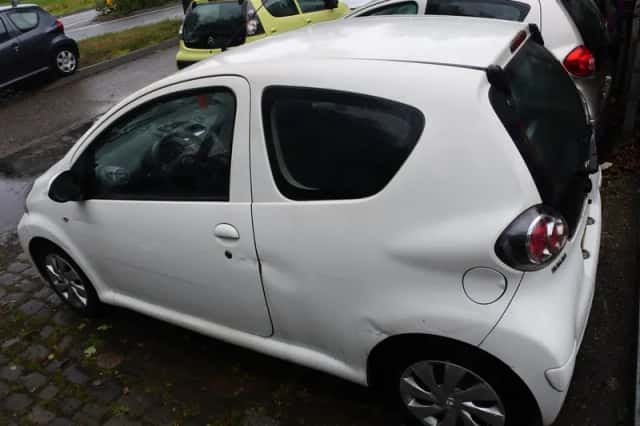 Toyota Aygo (2012) thumbnail 3