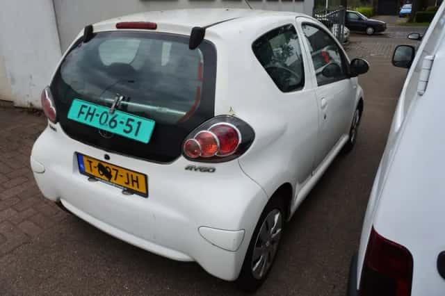 Toyota Aygo (2012) thumbnail 4
