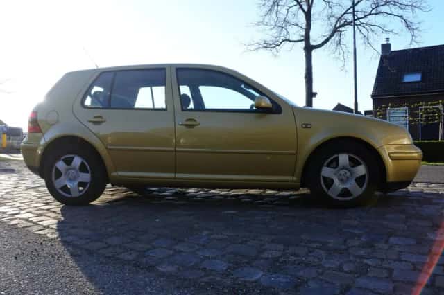 Volkswagen Golf (1999) thumbnail 4