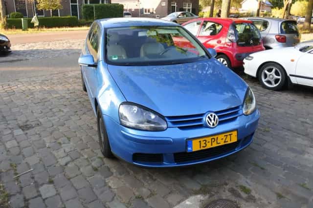 Volkswagen Golf (2004) thumbnail 2