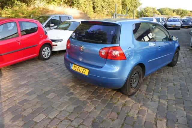Volkswagen Golf (2004) thumbnail 4