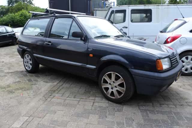 Volkswagen Polo (1993) thumbnail 3