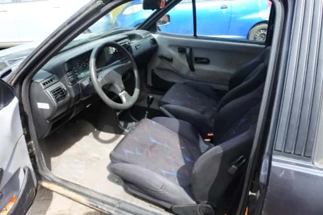 Volkswagen Polo (1993) thumbnail 6