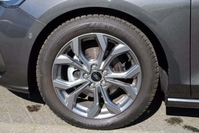 Ford Focus (2024) thumbnail 6