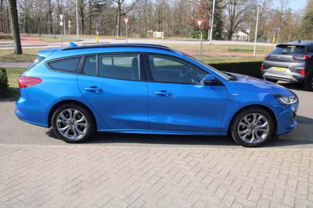 Ford Focus (2023) thumbnail 4