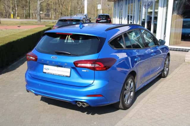 Ford Focus (2023) thumbnail 5