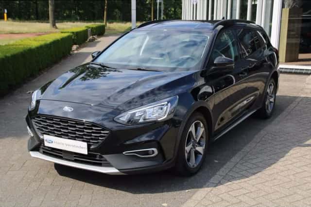 Ford Focus (2021) thumbnail 2