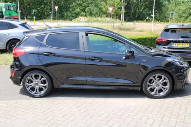 Ford Fiesta (2021) thumbnail 4