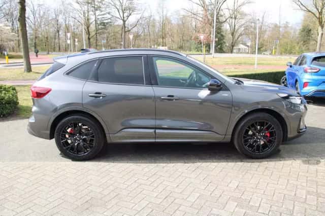 Ford Kuga (2025) thumbnail 4