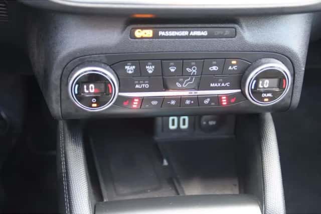 Ford Focus (2021) thumbnail 6
