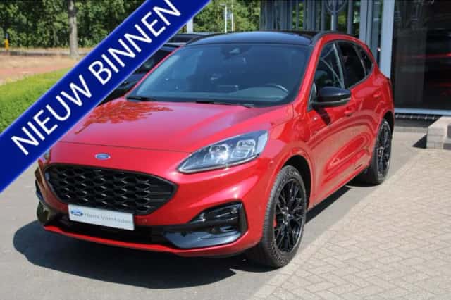 Ford Kuga (2023) thumbnail 1