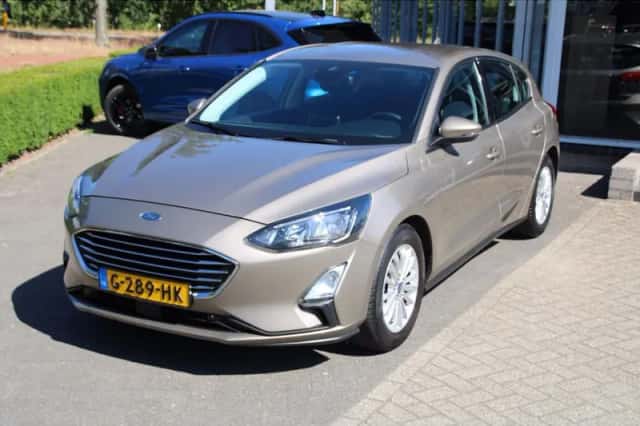Ford Focus (2019) thumbnail 2